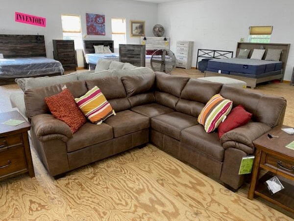 Bladen Right-Arm Facing Sectional Sectionals 3