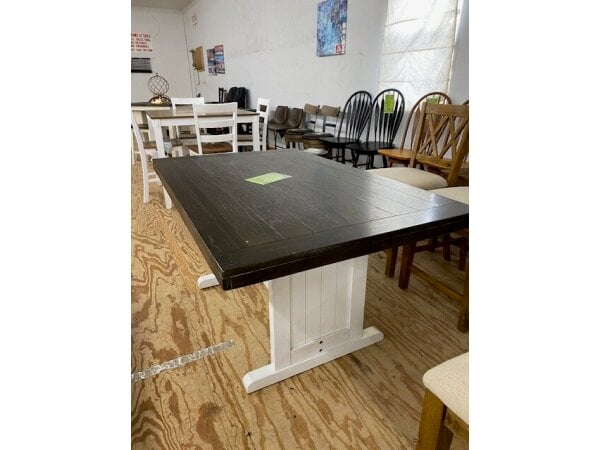 Sunny Designs Dining Table Clearance