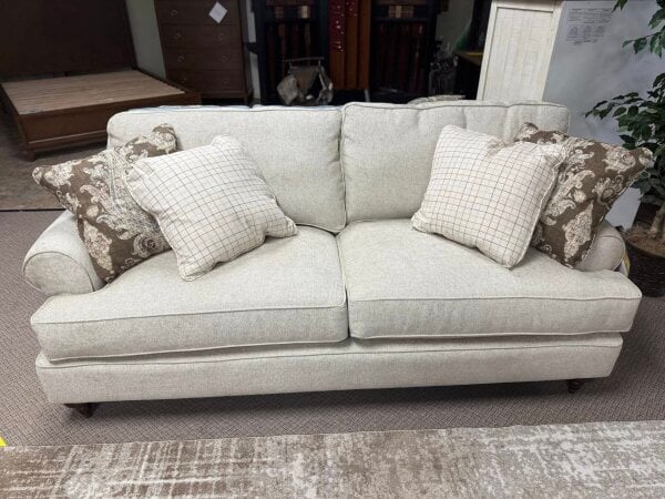 KINCAID TUSCANY SOFA Living Room