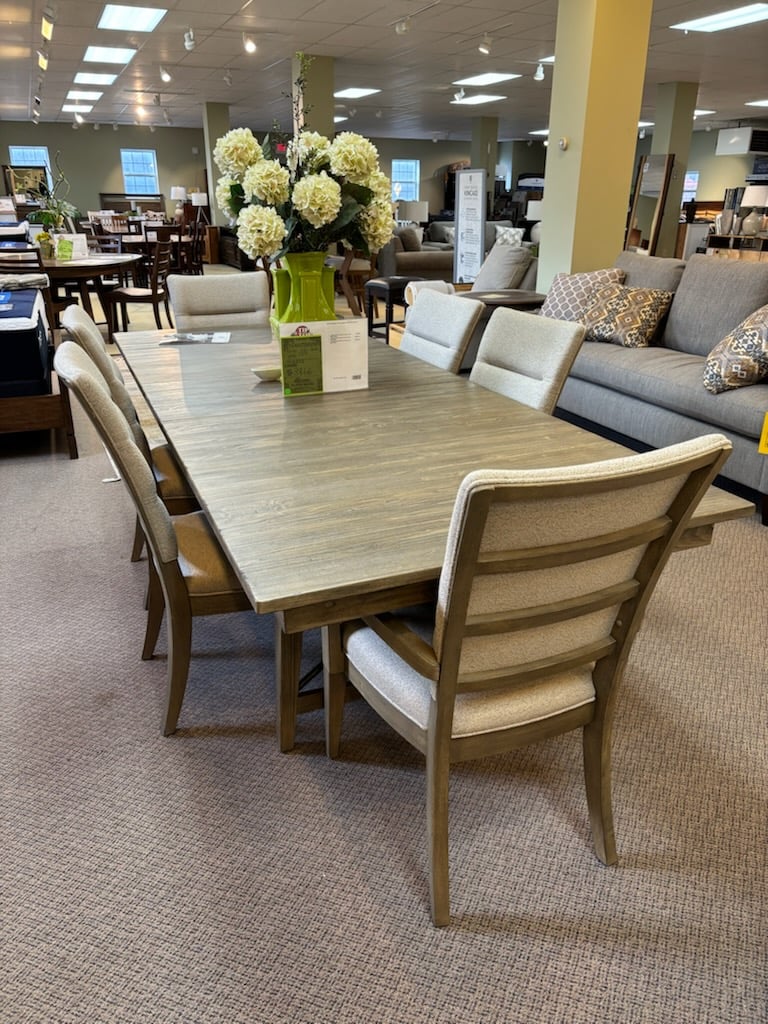 Kincaid Foundry Dining Set